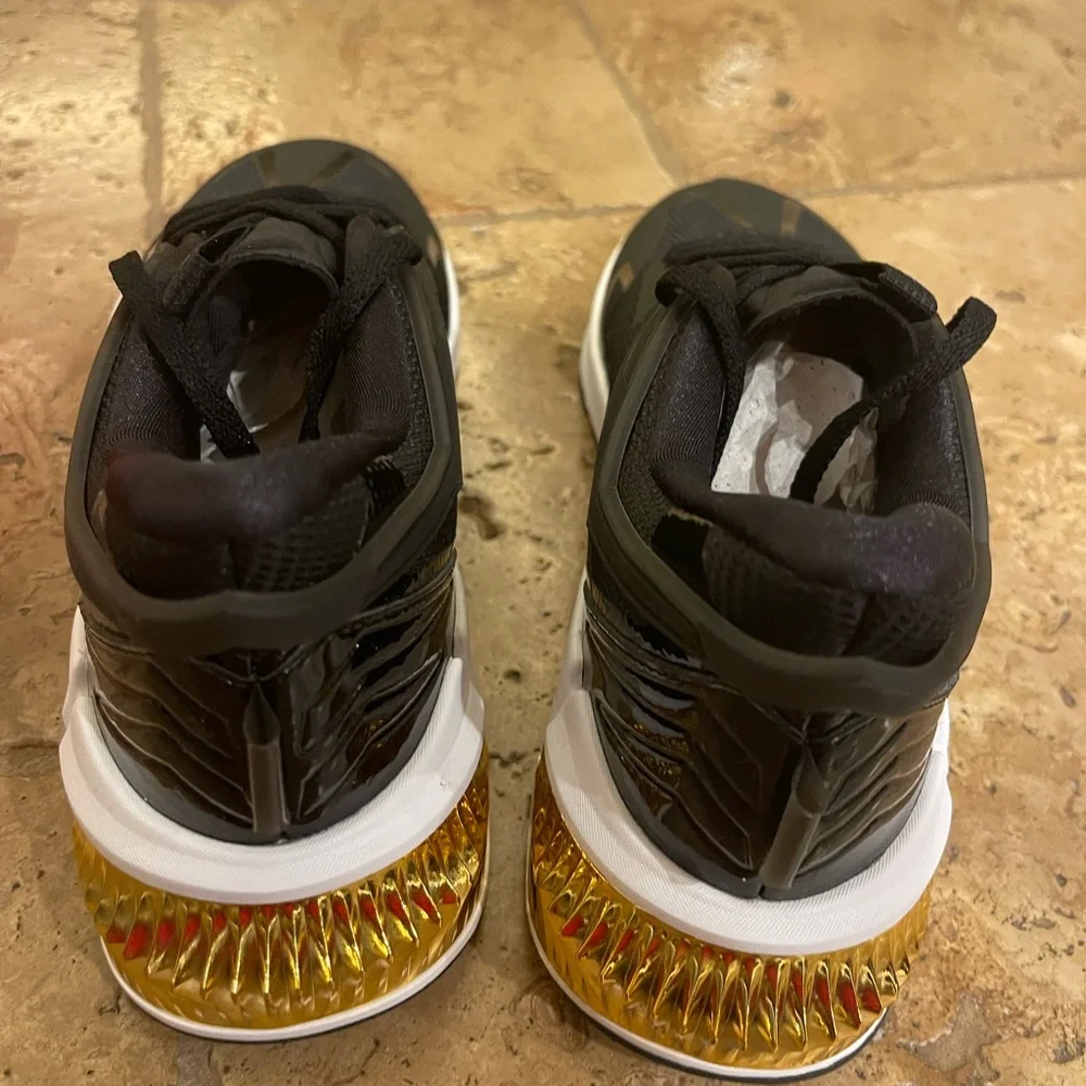Puma Sneakers - Picture 2 of 5